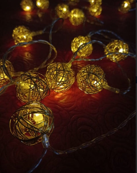 20 Led Golden Ball Metal Fairy Light 7 Feet High